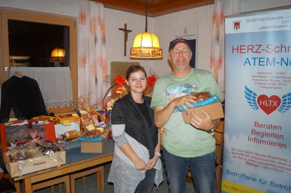 Alfred bekam von Sütterlütty ein Geschenkspaket mit selbst gemachten Birnenbrot und Shirt