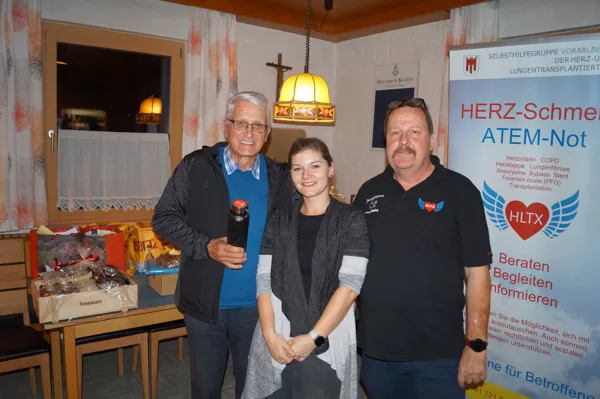 Walter mit einer Interport Dornbirn Jacke und einer Rondo Trinkflasche